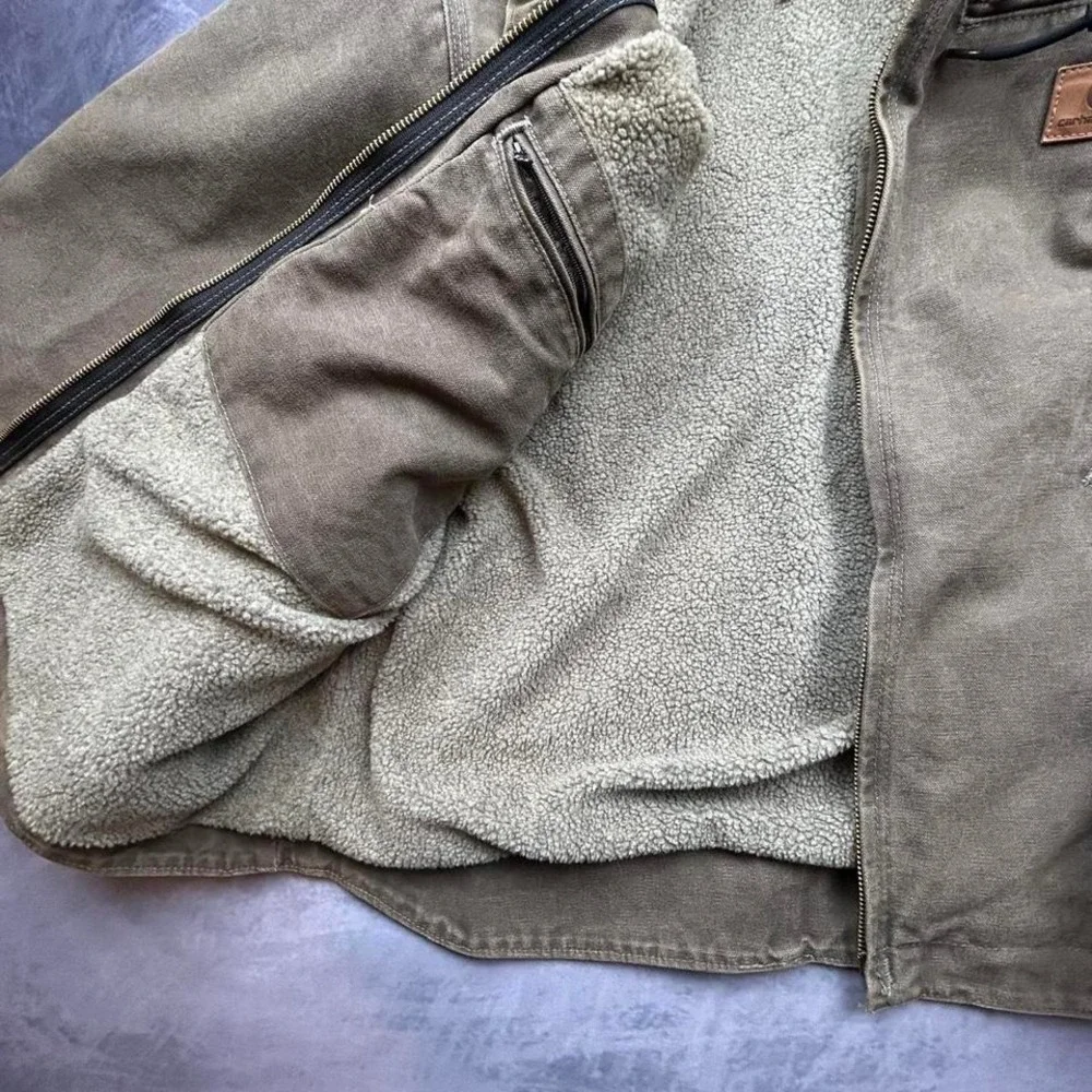 faded brown olive green insulated fleeced Carhartt jacket winter‎ workwear